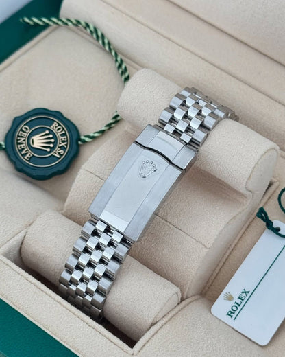 Date & Day 2000 Series Super Luxury Watch For Men’s